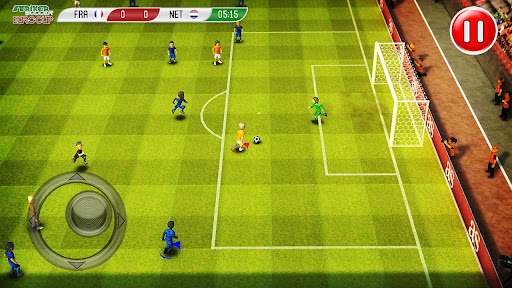 Striker Soccer Euro 2012 Lite 3