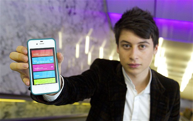 Nick D'Aloisio Büyük Boy