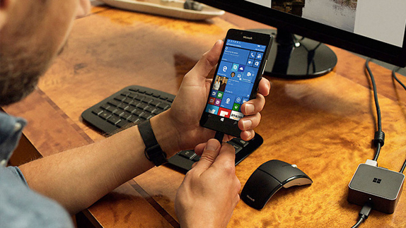 Microsoft Lumia 950 buyuk gorsel 1