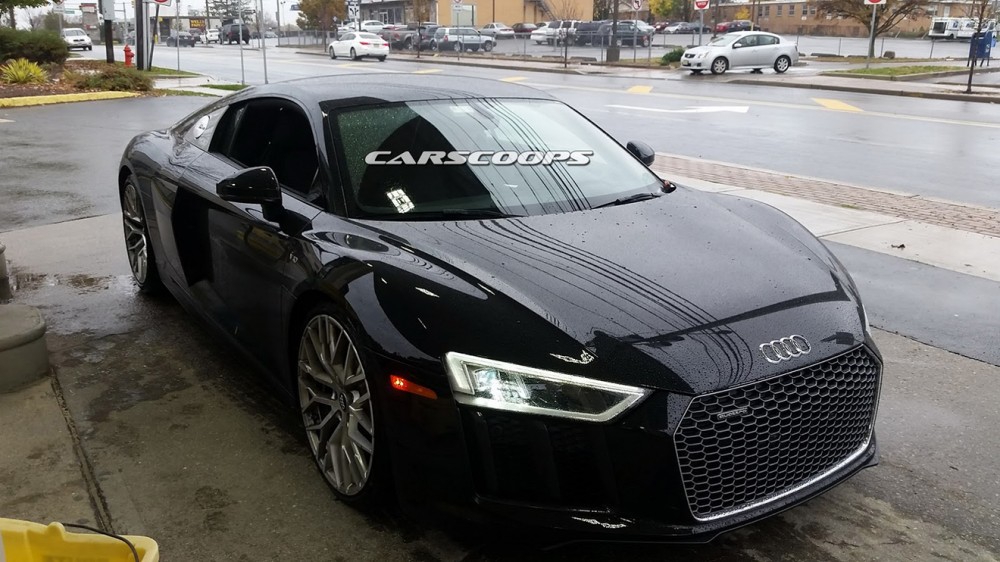 Audi R8 V10 gorsel 1