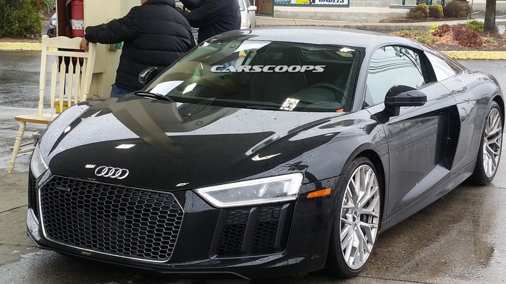 Audi R8 V10 gorsel 2