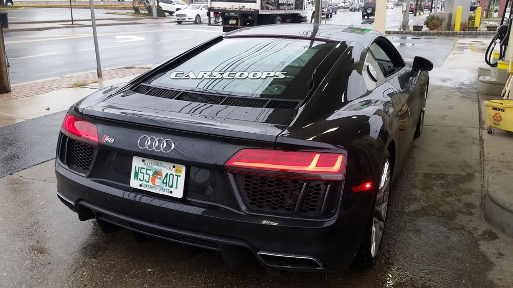 Audi R8 V10 gorsel 3