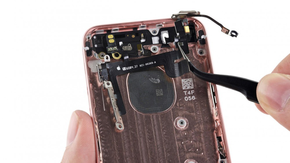 iFixit iphone se 3