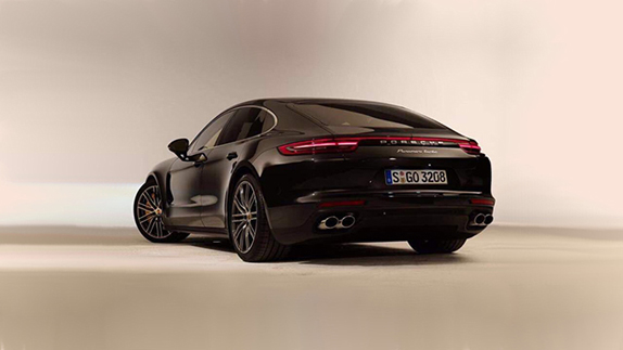 2017 Porsche Panamera arka