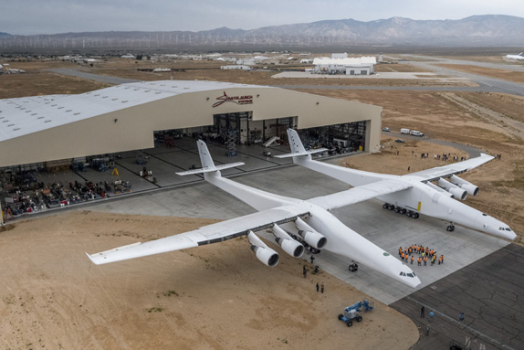 Dünyanın En Büyük Uçağı: Stratolaunch Video Dünyanın En Büyük Uçağı: Stratolaunch Video