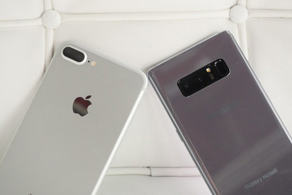 iPhone 8 Plus ve Galaxy Note 8 Düşme Testi iPhone 8 Plus ve Galaxy Note 8 Düşme Testi