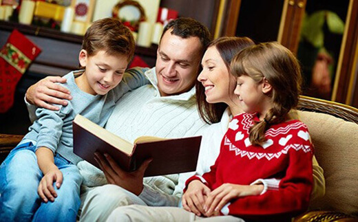 Çocuğa Sevgi Göstermek - Çocuklarla Kitap Okumak Çocuğa Sevgi Göstermek - Çocuklarla Kitap Okumak