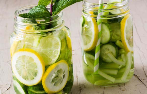 Limon ve Salatalık Suyu Tarifi Limon ve Salatalık Suyu Tarifi