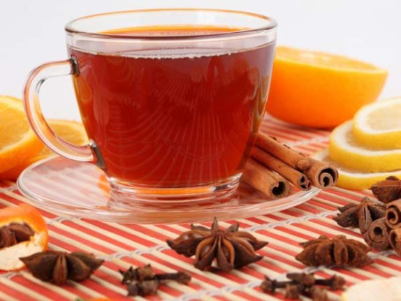 Tarçın ve Yeşil Çaylı Salatalık Suyu Tarifi Tarçın ve Yeşil Çaylı Salatalık Suyu Tarifi