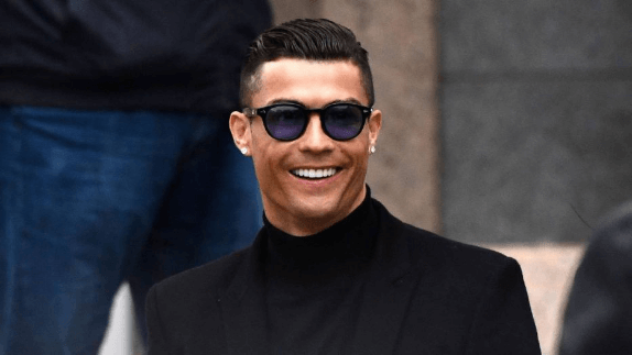Cristiano Ronaldo Instagram Takipçi Sayısı 300 Milyon Üzerinde Cristiano Ronaldo Instagram Takipçi Sayısı 300 Milyon Üzerinde