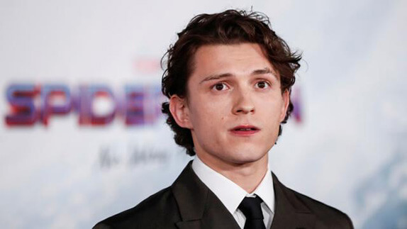 Tom Holland Sosyal Medya