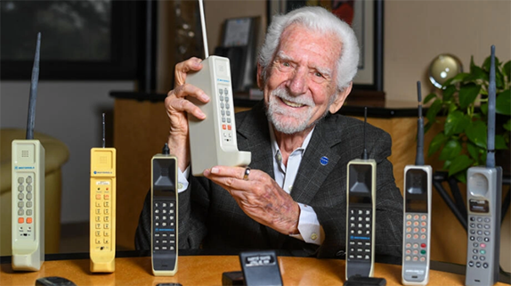 Martin Cooper Hangi Telefonu Kullanıyor?